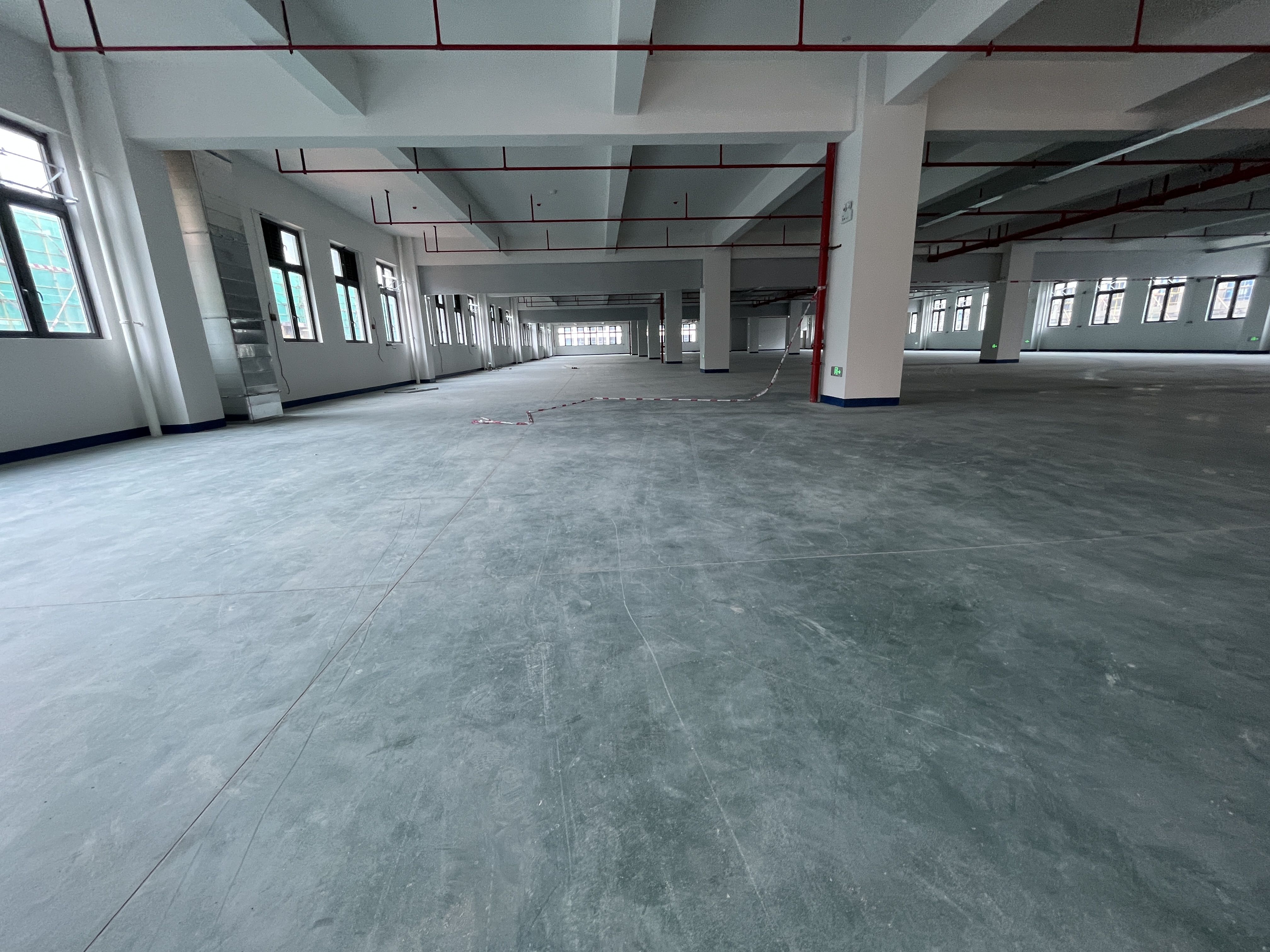 水泥地面起塵不是臟！根源在這，99%的人搞錯了