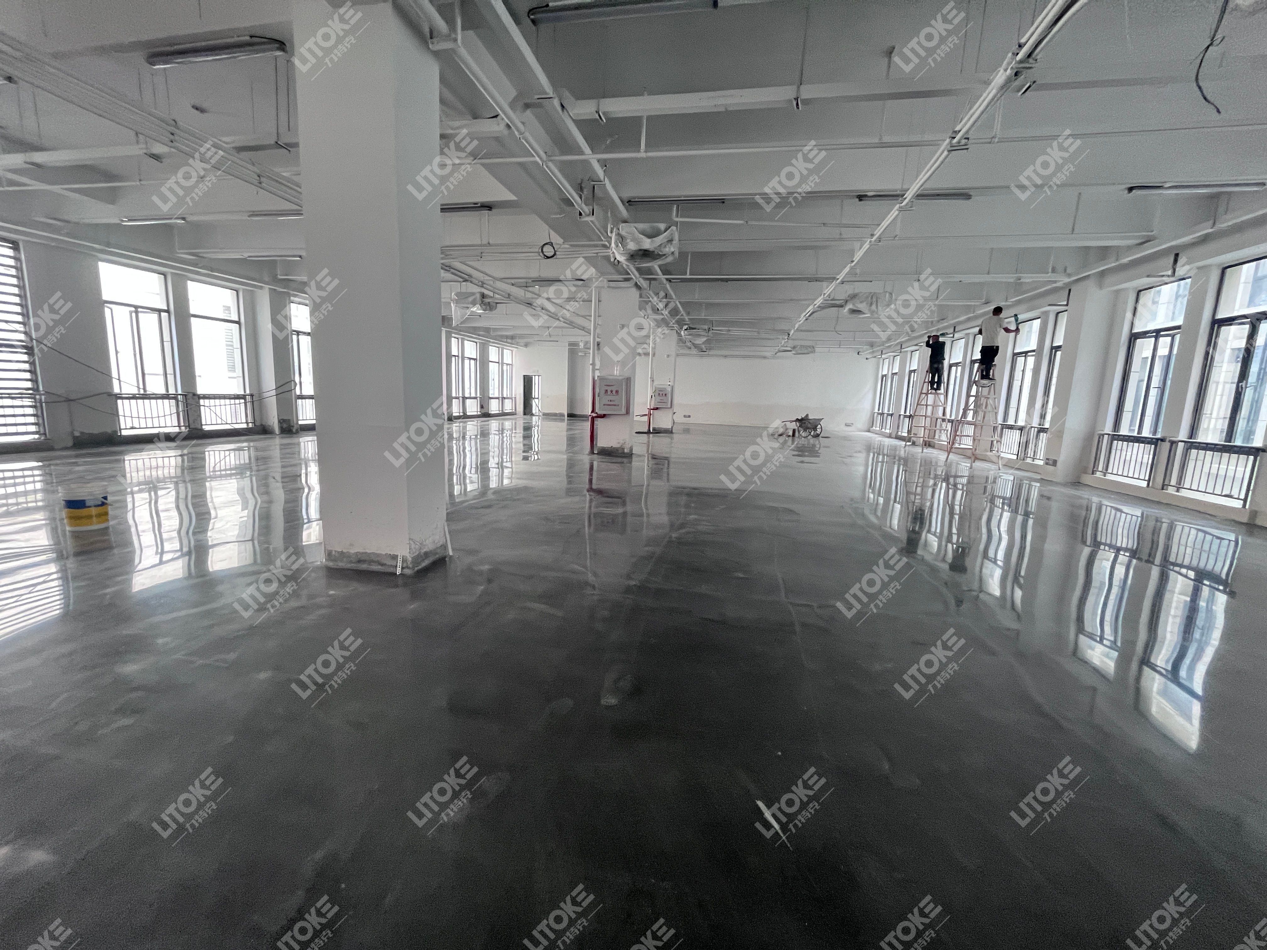 環(huán)氧地坪 vs 金剛砂地坪，工廠車間選擇哪種更劃算？